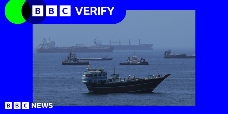 Decenas de barcos atraviesan el Estrecho de Ormuz tras el acuerdo entre Estados Unidos e Irán