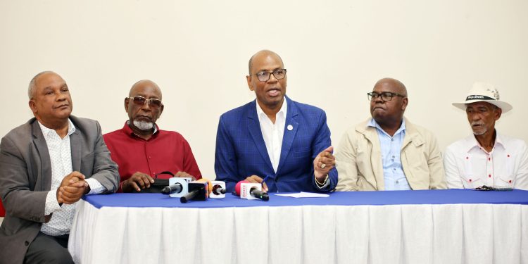 Denuncian empresarios intentan apoderarse de terrenos privados en Boca Chica Denuncian empresarios intentan apoderarse de terrenos privados en Boca Chica