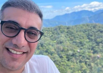 Desde el interior de la prisión de Evin en Irán, el periodista Reza Valizadeh suplica ayuda médica para él y otros cautivos estadounidenses.