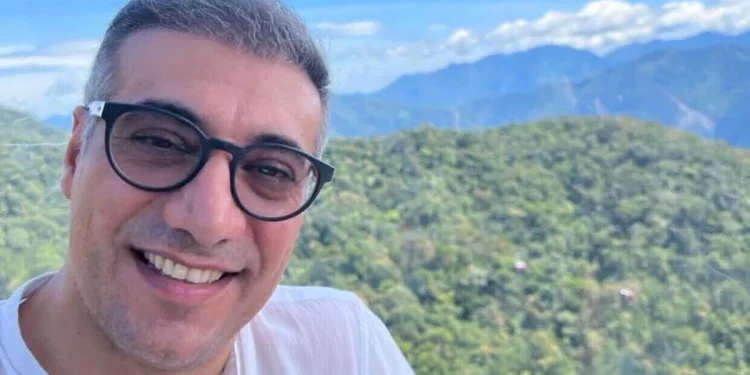 Desde el interior de la prisión de Evin en Irán, el periodista Reza Valizadeh suplica ayuda médica para él y otros cautivos estadounidenses.