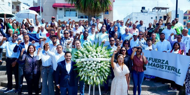 Durante homenaje a Juan Bosch y al magisterio, la Fuerza del Pueblo anuncia gran concentración nacional de la juventud