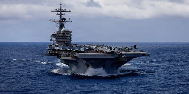 EEUU ataca costa de Ormuz e Irán responde contra sus bases