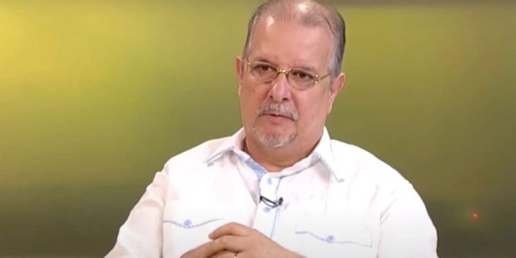 Economista propone transformar la publicidad gubernamental en una inversión estratégica para el desarrollo de RD
