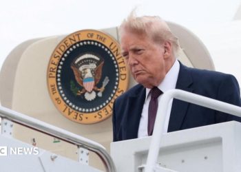 El Congreso aprueba por primera vez una medida sobre poderes de guerra, reprendiendo la guerra de Trump con Irán