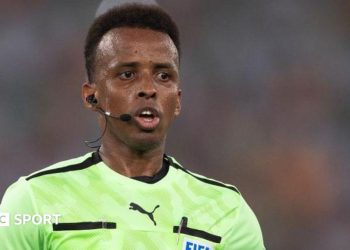 El árbitro somalí Omar Artan dirigirá la Supercopa después de que se le negara la plaza para el Mundial