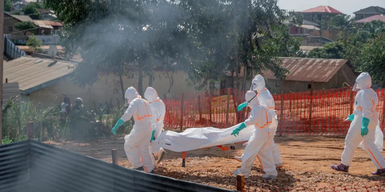 El brote de ébola sigue propagándose en el Congo y "eso significa que nos faltan casos", dice la OMS