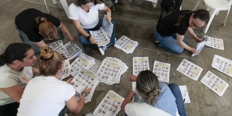 El escrutinio electoral en Colombia llega al 99,98 % de votos