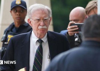El exasesor de Trump, John Bolton, se declara culpable de mal manejo de documentos clasificados