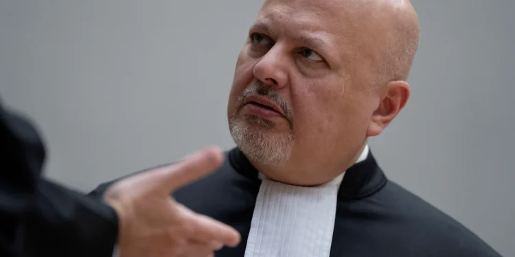 El fiscal jefe de la Corte Penal Internacional, Karim Khan, suspendido por acusaciones de conducta sexual inapropiada