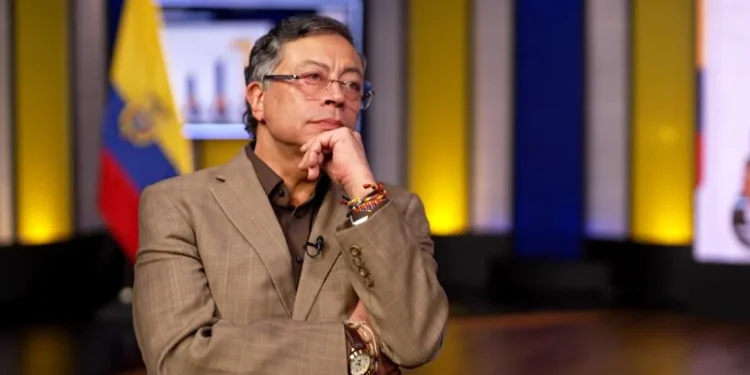 El presidente saliente de Colombia, Gustavo Petro, acusa a Trump de intervenir en las elecciones de su país