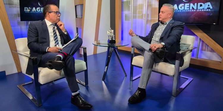 Eugenio de Marchena analiza escenarios hipotéticos sobre accidente aéreo; RD, entre países con más calidad operacional