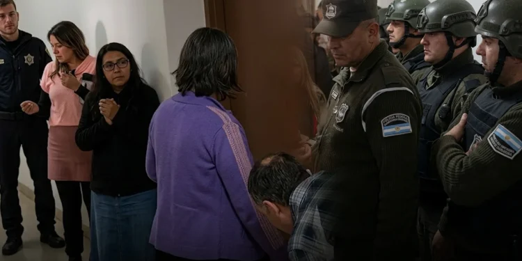 Gendarmería evitó que troskos mugrientos tomen el edificio de la CNEA
