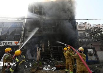 Incendio de Lucknow: se ordena una investigación después de que un incendio en un edificio matara a 15 personas en una ciudad del norte de India