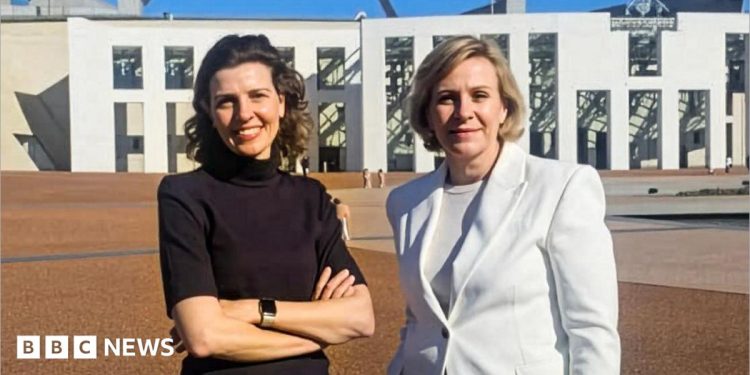 Independent Australian MPs form new centrist political party