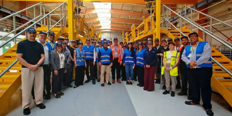 Inician el ensamblaje de trenes de Monorriel de Santiago en la fábrica de Belford en Francia
