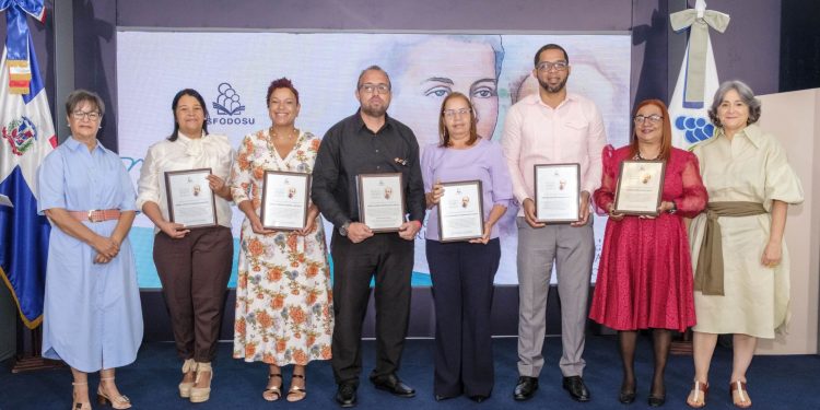 Isfodosu reconoce la excelencia de sus profesores en la docencia...