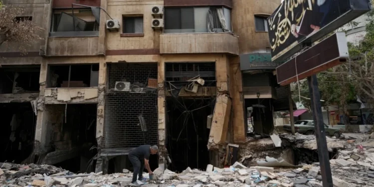 Israel destruyó seis posiciones terroristas de Hezbolá y advirtió que puede golpear otra vez a Irán Israel destruyó seis posiciones terroristas de Hezbolá y advirtió que puede golpear otra vez a Irán