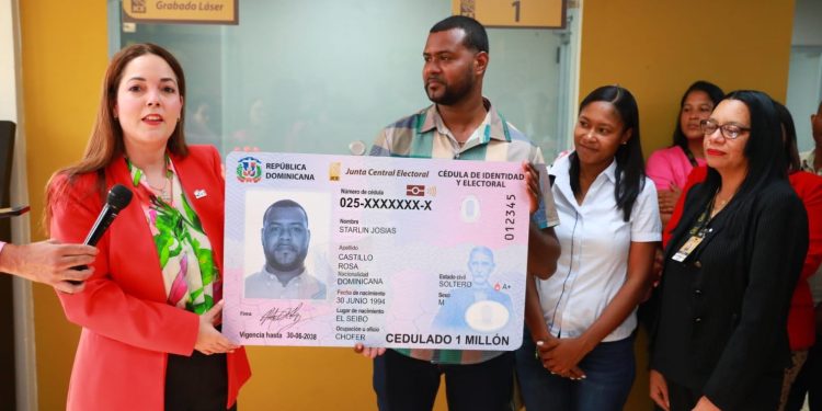 JCE ha entregado un millón de nuevas cédulas... JCE ha entregado un millón de nuevas cédulas...