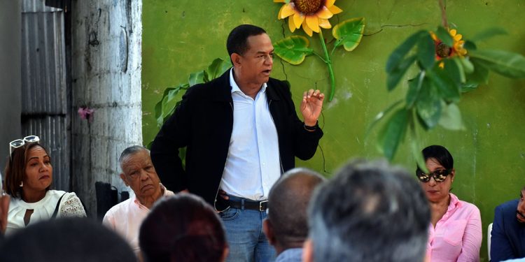 Julio César Valentín encabeza encuentros de Justicia Social en Puerto Plata