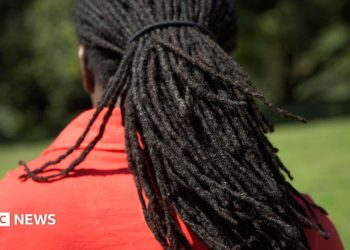 La Corte Suprema dictamina que un ex recluso no puede demandar a los guardias de prisión que le cortaron las rastas
