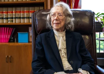 La Corte Suprema se niega a aceptar el intento suspendido de un juez de 98 años de escuchar casos nuevamente