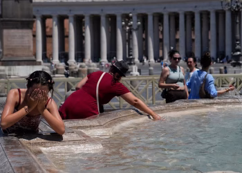 Las muertes en Francia se disparan mientras el calor extremo bate récords europeos Las muertes en Francia se disparan mientras el calor extremo bate récords europeos