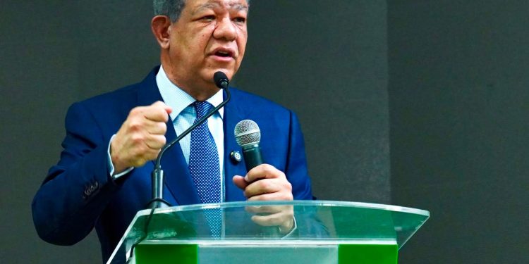 Leonel: El gran legado del PRM será una deuda pública irresponsable e insostenible destinada a pagar salarios, viáticos y ampliar la nómina estatal Leonel: El gran legado del PRM será una deuda pública irresponsable e insostenible destinada a pagar salarios, viáticos y ampliar la nómina estatal