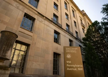 Los estados no están obligados a brindar atención comunitaria a las personas con discapacidades, afirma una nueva opinión del Departamento de Justicia