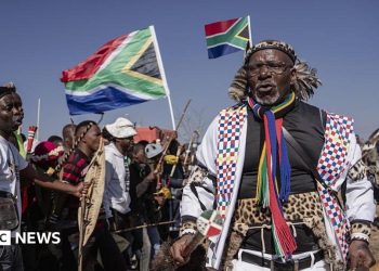 Los manifestantes antiinmigrantes sudafricanos deberían marchar pacíficamente, advierte Cyril Ramaphosa