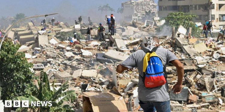 Los terremotos en Venezuela matan a 920 personas mientras las familias desesperadas por noticias