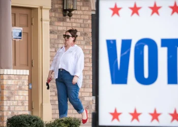 Los votantes latinos podrían ser clave para las elecciones intermedias. ¿Qué los impulsa? "La economía, y la economía, y la economía".