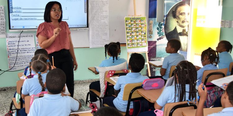 Más de 23 mil docentes y técnicos participan en la primera semana de la quinta fase de la Evaluación de Desempeño Docente Más de 23 mil docentes y técnicos participan en la primera semana de la quinta fase de la Evaluación de Desempeño Docente