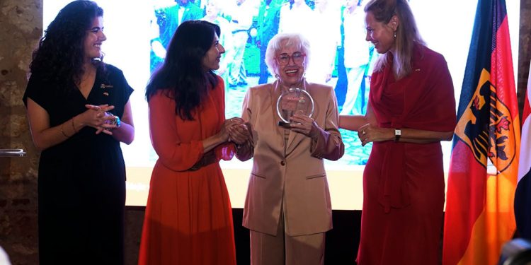 Milagros Ortiz Bosch recibe el Premio Unidas por los Derechos de las Mujeres y la Democracia 2026