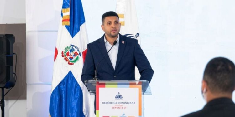 Ministro de la Juventud insta a los jóvenes a ser "inquebrantables" frente a los dilemas éticos