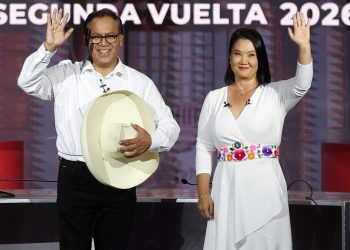 Perú elige entre Keiko Fujimori y Roberto Sánchez