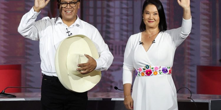Perú elige entre Keiko Fujimori y Roberto Sánchez Perú elige entre Keiko Fujimori y Roberto Sánchez
