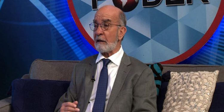 Politólogo Daniel Pou ve difícil predecir quién será el presidente la República en 2028