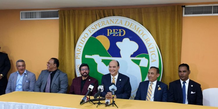 Ramfis Trujillo anuncia aspiraciones presidenciales