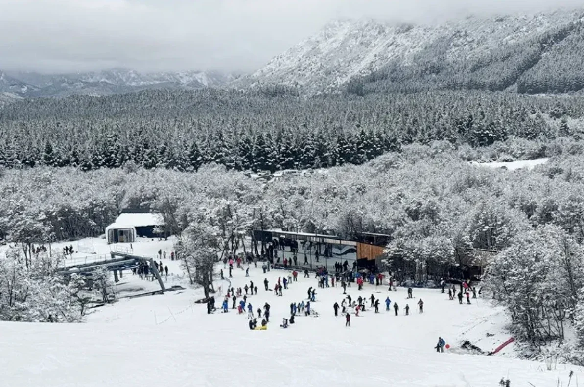 Lago Hermoso Ski Resort confirmó la apertura de la temporada 2026 y podría adelantarla por las nevadas