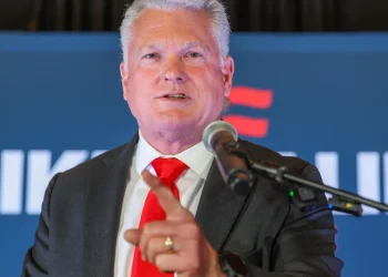 Se prevé que el representante Mike Collins, respaldado por Trump, gane la segunda vuelta de las primarias republicanas del Senado de Georgia, lo que preparará la carrera contra Ossoff.