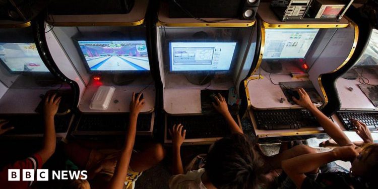 Tiroteo en Tacloban: Filipinas prohíbe la aplicación de juegos Gorebox utilizada por un adolescente sospechoso Tiroteo en Tacloban: Filipinas prohíbe la aplicación de juegos Gorebox utilizada por un adolescente sospechoso