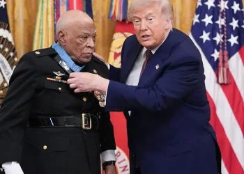 Trump otorga Medalla de Honor a tres veteranos de las guerras de Vietnam y Afganistán