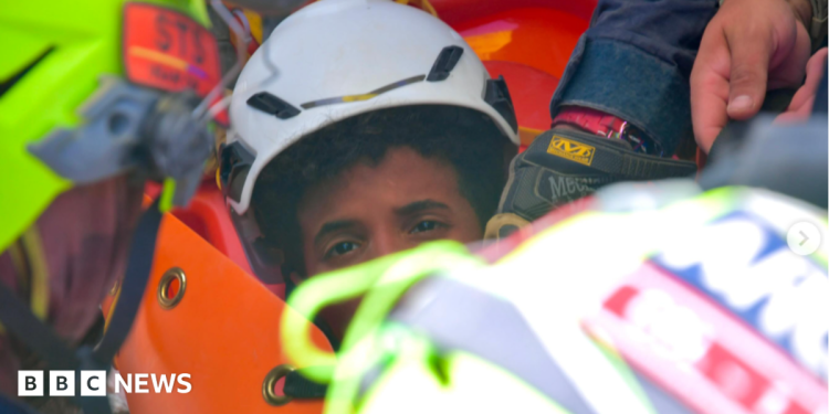 Venezuela earthquake: Two boys rescued from rubble after days of being trapped