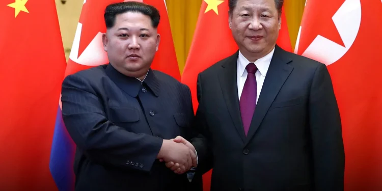 Xi Jinping y Kim Jong-un refuerzan su alianza en Pyongyang mientras crecen las críticas a sus regímenes Xi Jinping y Kim Jong-un refuerzan su alianza en Pyongyang mientras crecen las críticas a sus regímenes