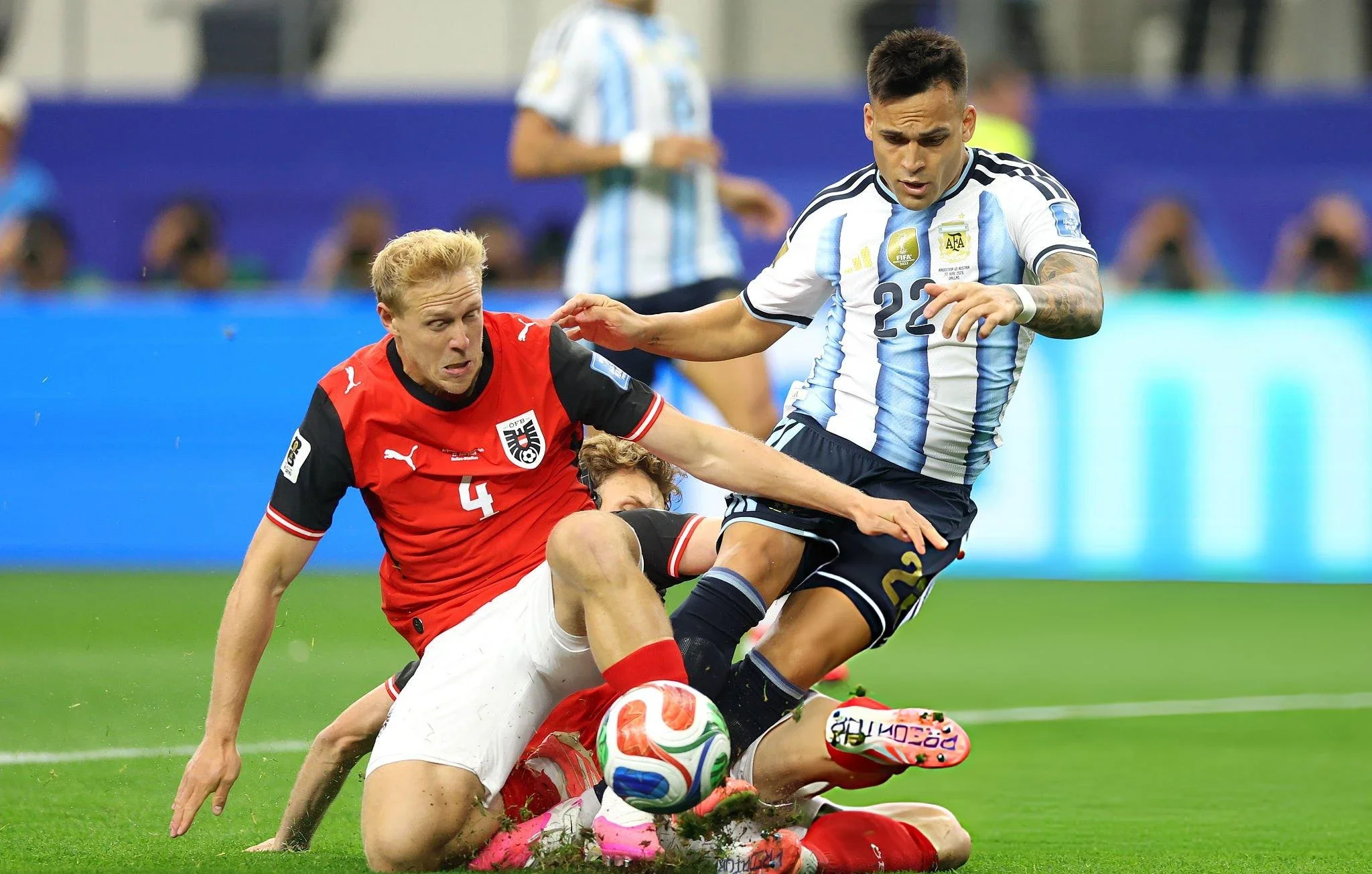 Lionel Scaloni tras la clasificación ante Austria: "Cuando hay que sufrir, el equipo lo hace" Lautaro Martínez provocó el penal del inicio del partido