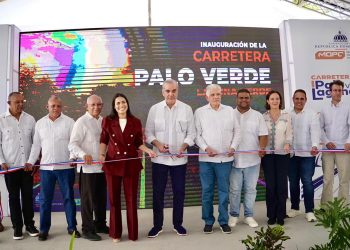 Abinader cumple una demanda histórica de la Línea Noroeste con la inauguración de nueva carretera Palo Verde–Laguna Verde, en Montecristi
