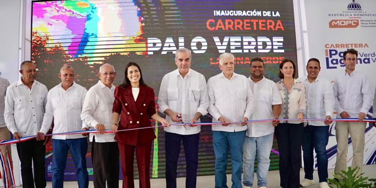 Abinader entrega la carretera Palo Verde-Laguna Verde en Montecristi, pero la línea noroeste sigue esperando respuestas sobre el resto del plan vial Abinader cumple una demanda histórica de la Línea Noroeste con la inauguración de nueva carretera Palo Verde–Laguna Verde, en Montecristi