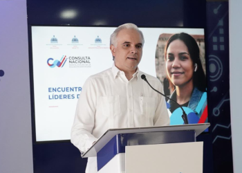 Consulta Nacional presenta a líderes de opinión la visión transformadora de la reforma educativa
