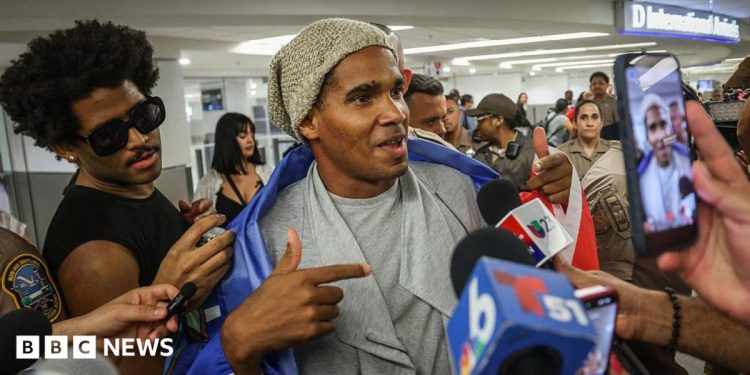 Cuban dissident Luis Manuel Otero Alcántara goes into exile in US