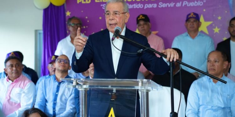 Danilo Medina afirma que el Gobierno del PRM llevó la deuda pública a un nivel histórico Danilo Medina afirma que el Gobierno del PRM llevó la deuda pública a un nivel histórico